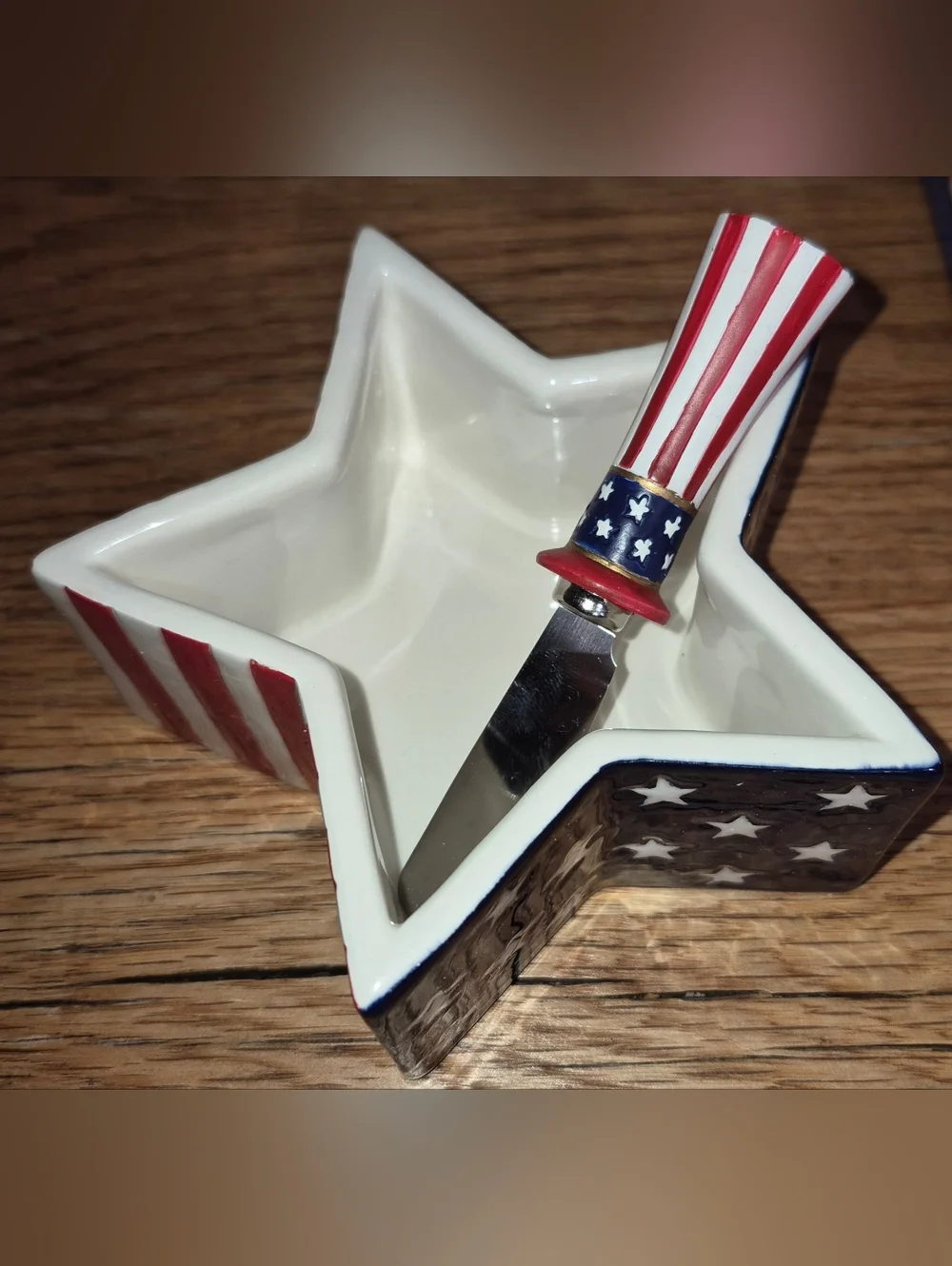 Boston Warehouse American Flag Star Dip Bowl and Spreader Set, 2003 - Picture 3 of 3